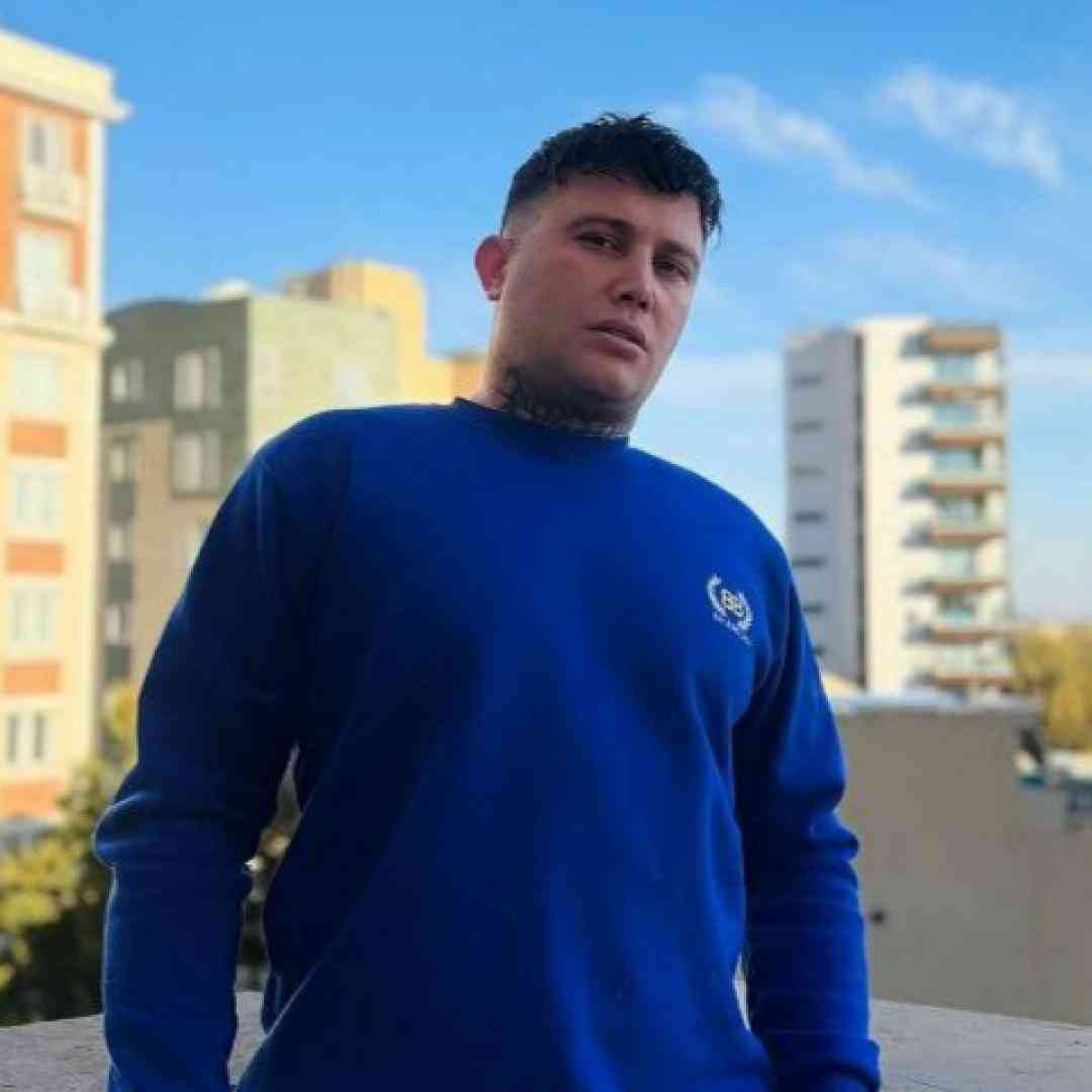 آهنگ جدید علی احمدیانی حیله گر شب تنهایی شبای منم